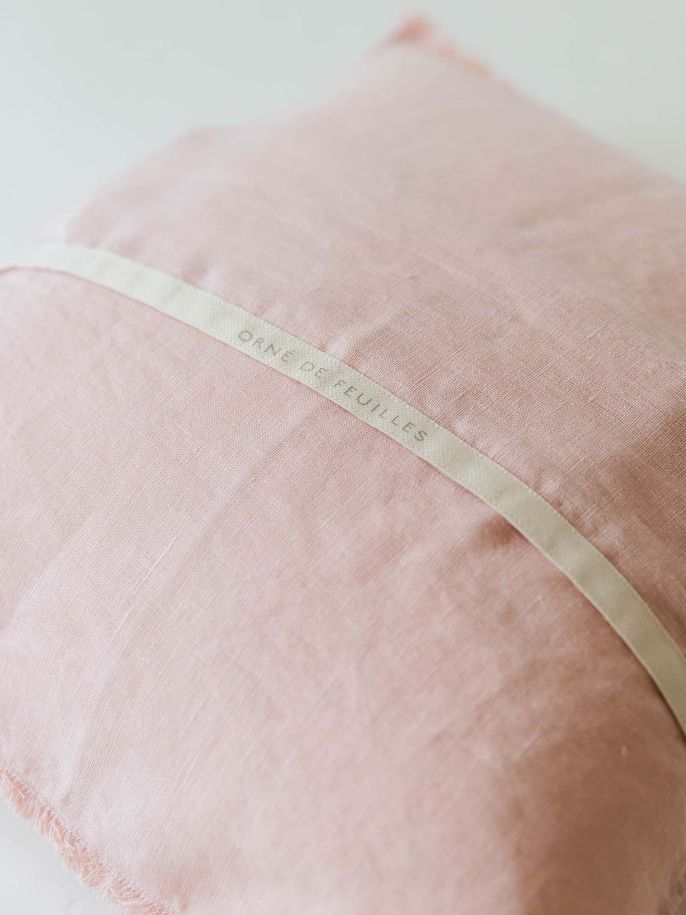 fog linen work × Orné de Feuilles 別注リネンクッションカバー(フリンジ付き)
