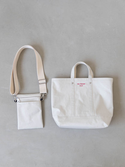 NATURAL×NATURALはストラップも同色です