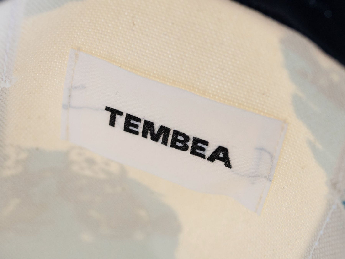 内側にTEMBEAのタグ付き。<br>
※写真はRAKKOシリーズです。