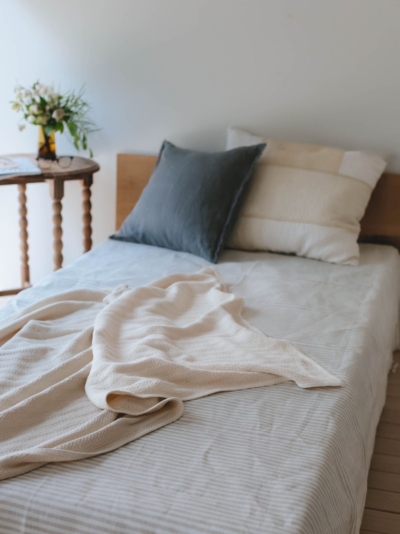 fog linen work × Orné de Feuilles コットンブランケット