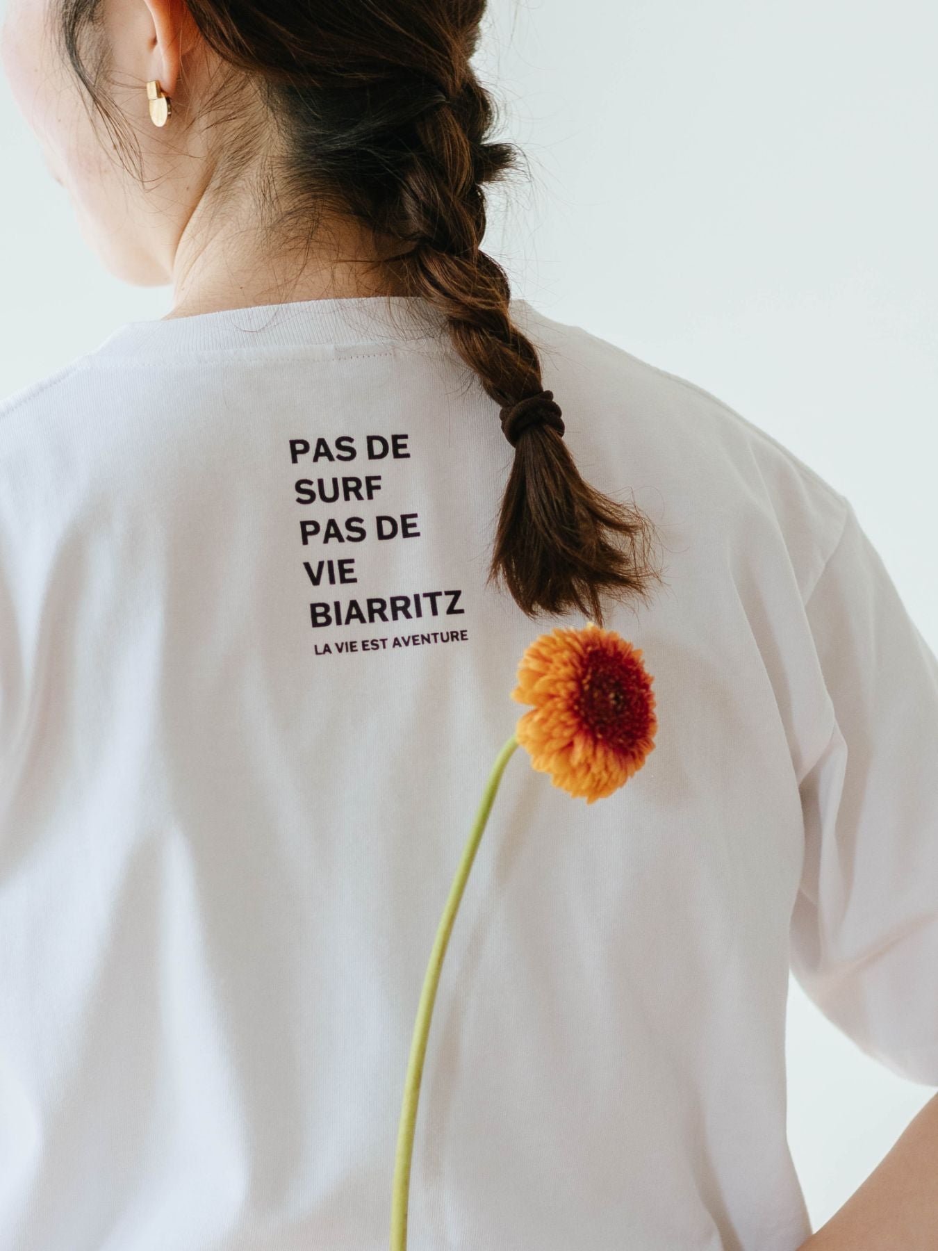 LA VIE EST AVENTURE フレンチプリントTシャツ
