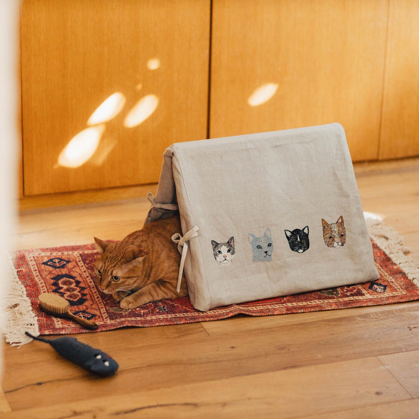 Coral & Tusk × Orneko ネコテント