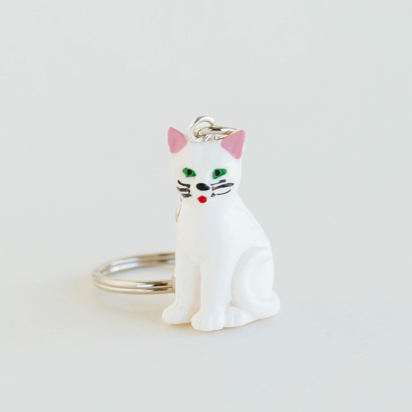 WHITE CAT