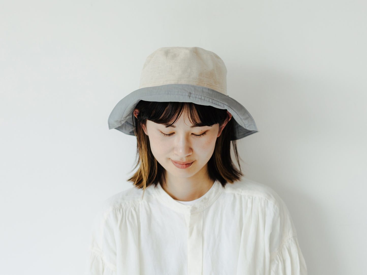 ベージュ×グレージュ