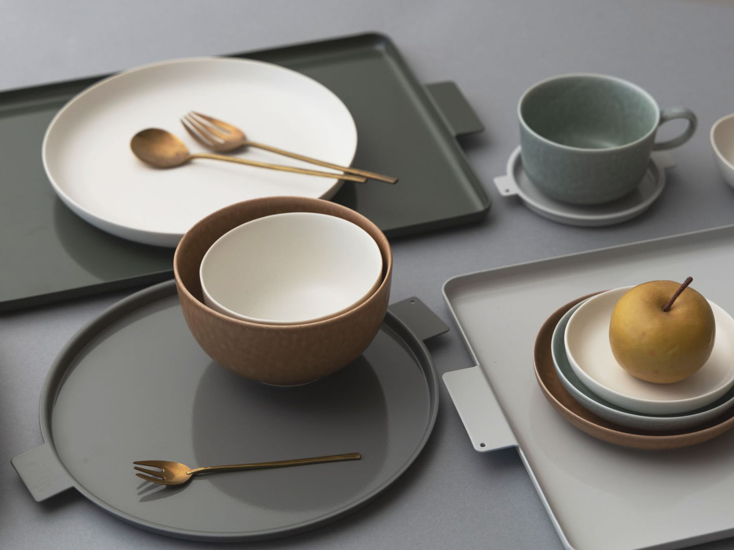 yumiko iihoshi porcelain／ReIRABO round plate