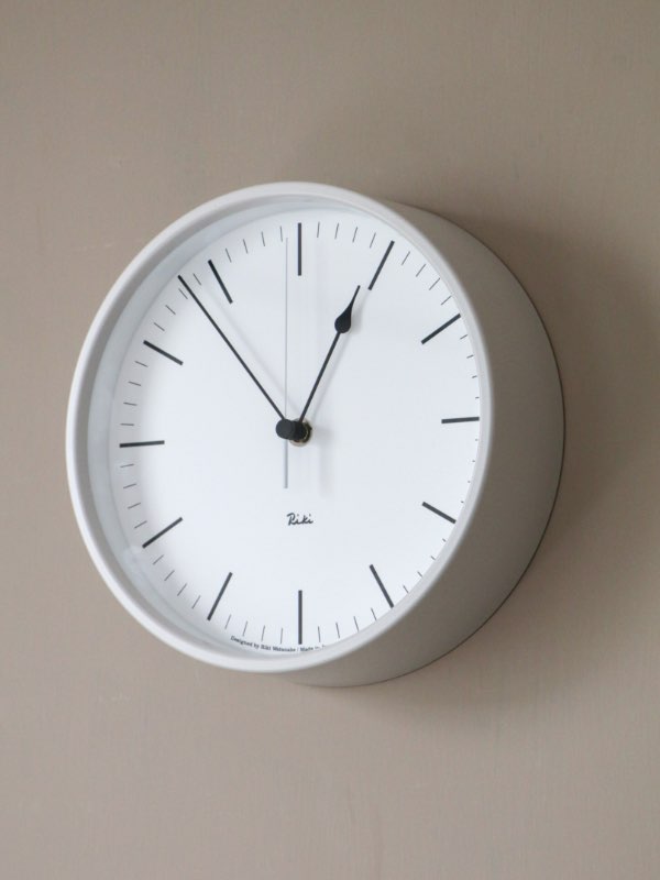 RIKI STEEL CLOCK 電波スイープ式 棒指標／ホワイト