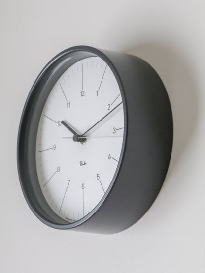 RIKI STEEL CLOCK 電波スイープ式 細数字指標／ダークグレー