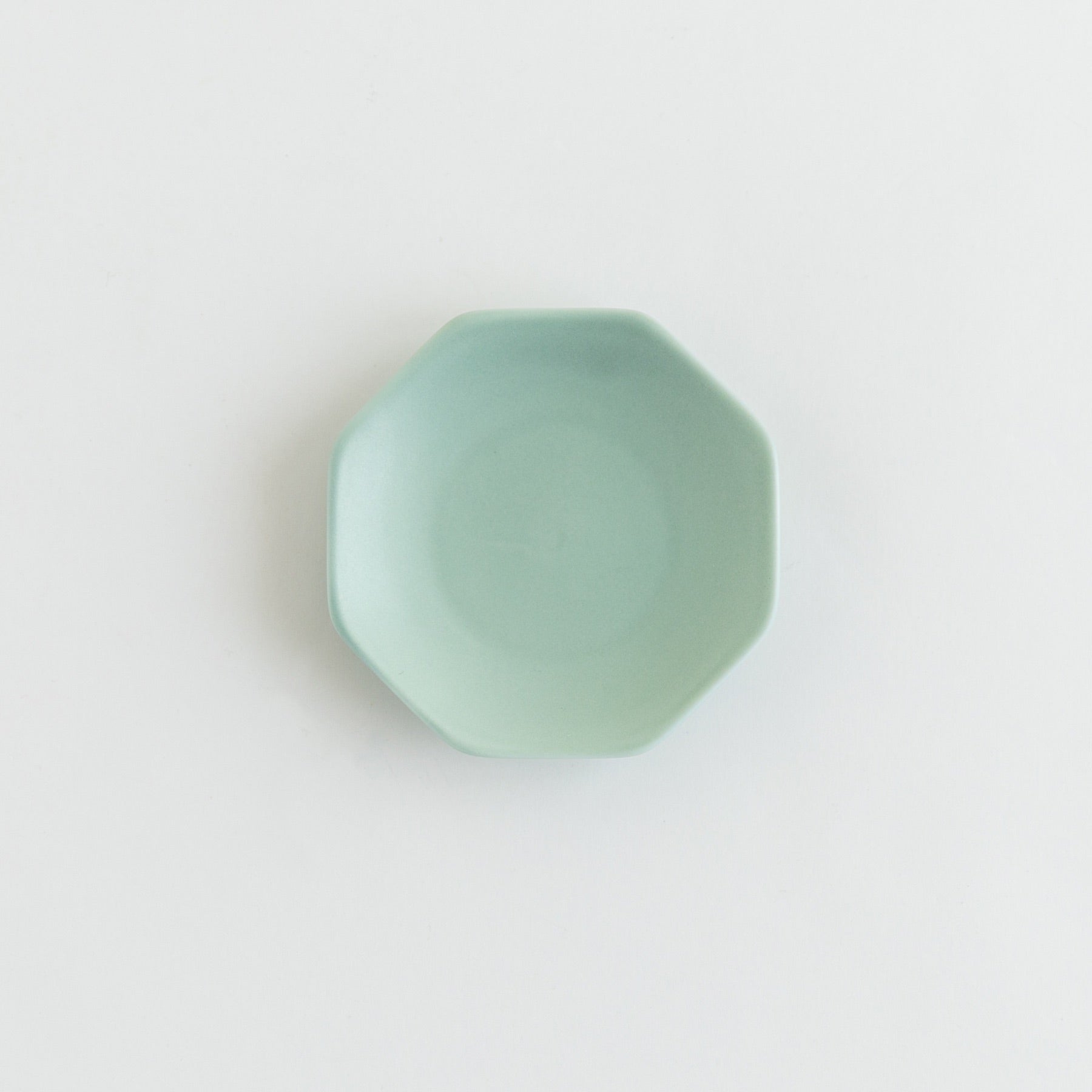 10小皿／八角（青磁）