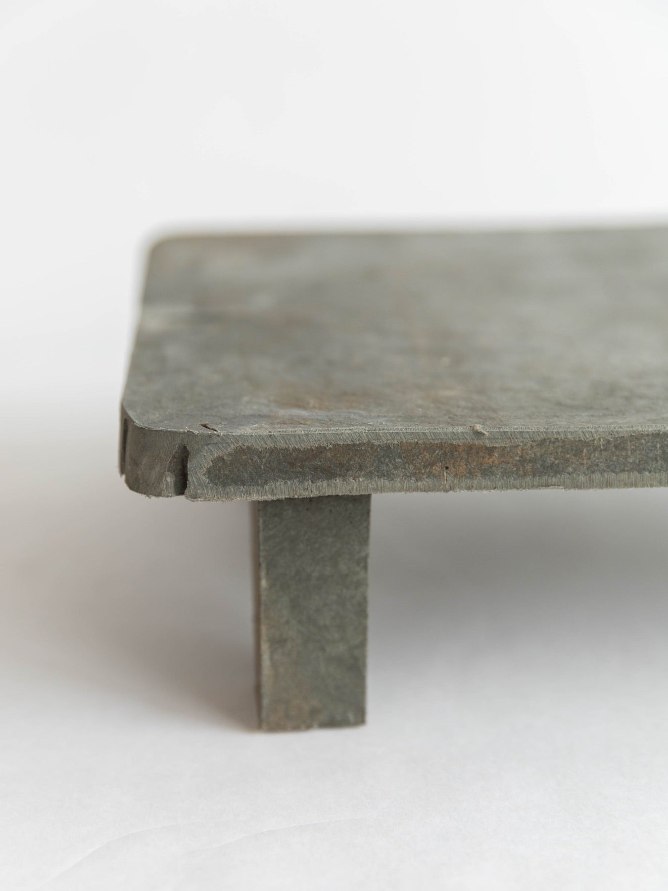 RECYCLED PLASTIC TABLE（ネコテーブル）