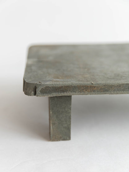 RECYCLED PLASTIC TABLE（ネコテーブル）