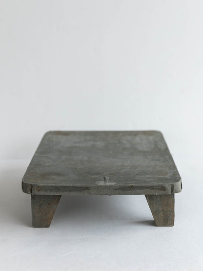 RECYCLED PLASTIC TABLE（ネコテーブル）