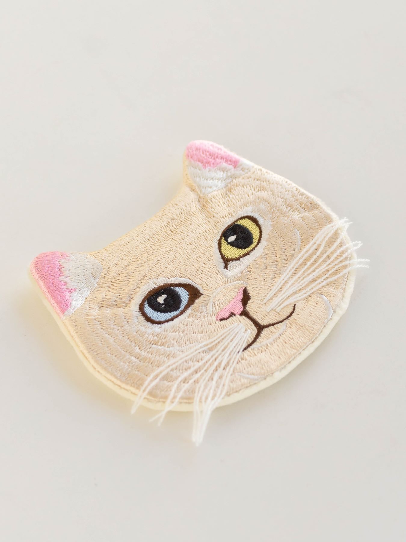 シロネコ
