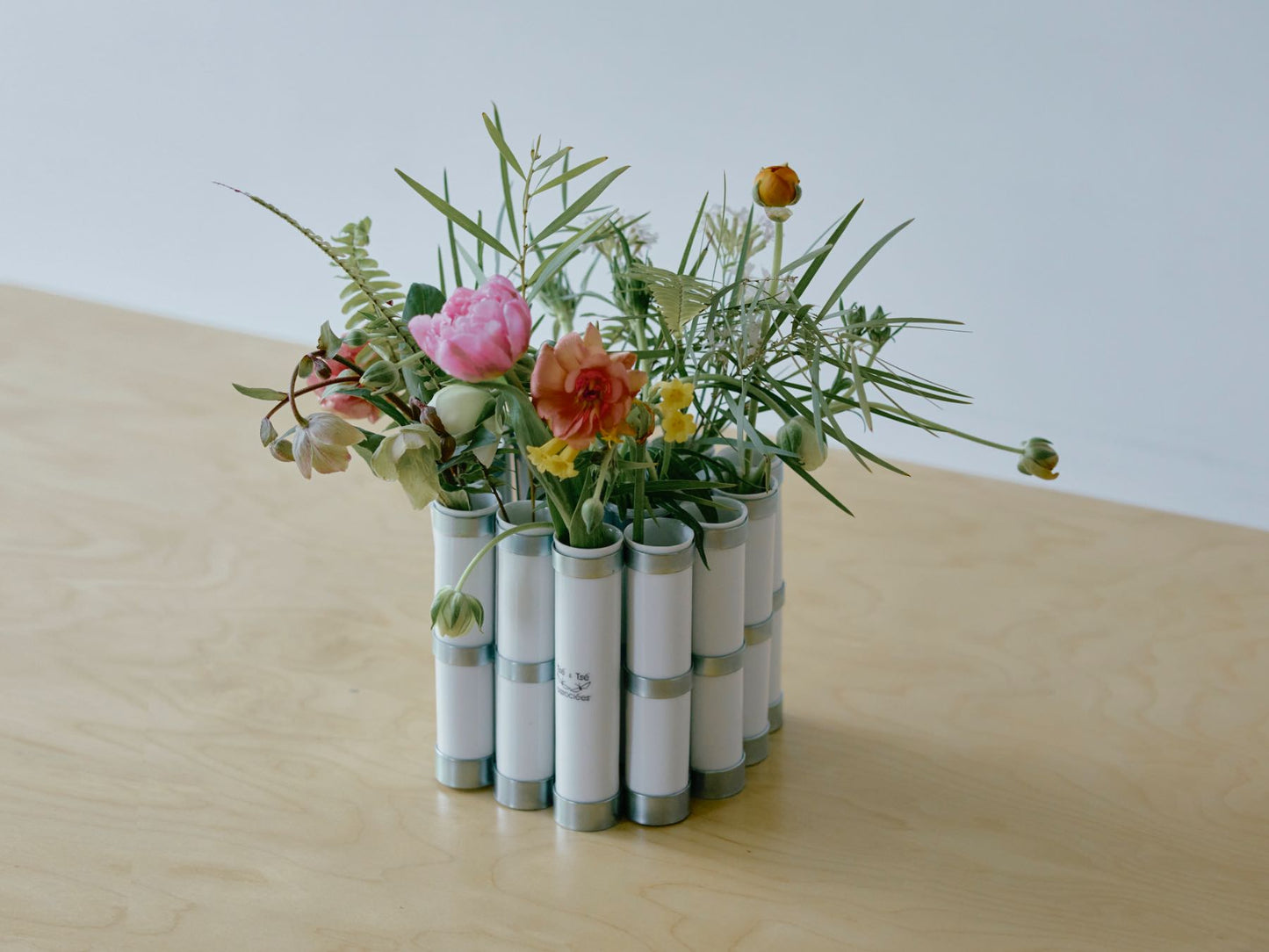 Tsé & Tsé associées 四月の花器／ポーセリン